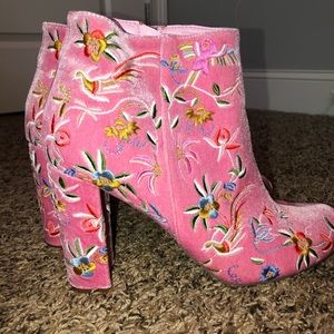 Liliana booties
